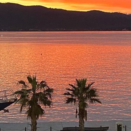 Seafront Apartment Portoferraio Exterior photo